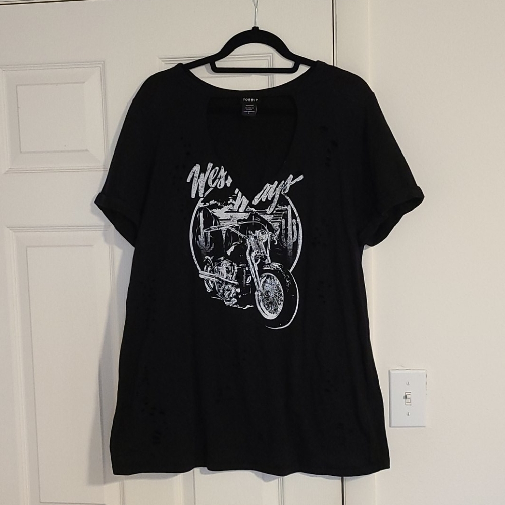 Torrid Tshirt size 2